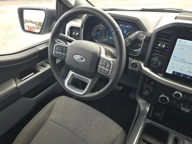 Used 2022 White Ford XLT image 26