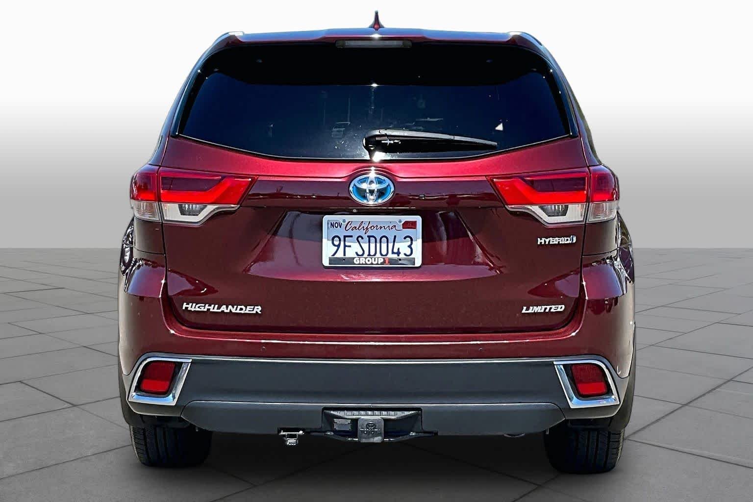 Used 2017 Ooh La La Rouge Mica Toyota Hybrid Limited Platinum image 4