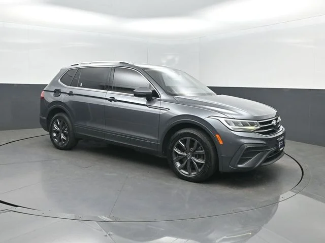 Used 2022 Gray Volkswagen 2.0T SE image 39