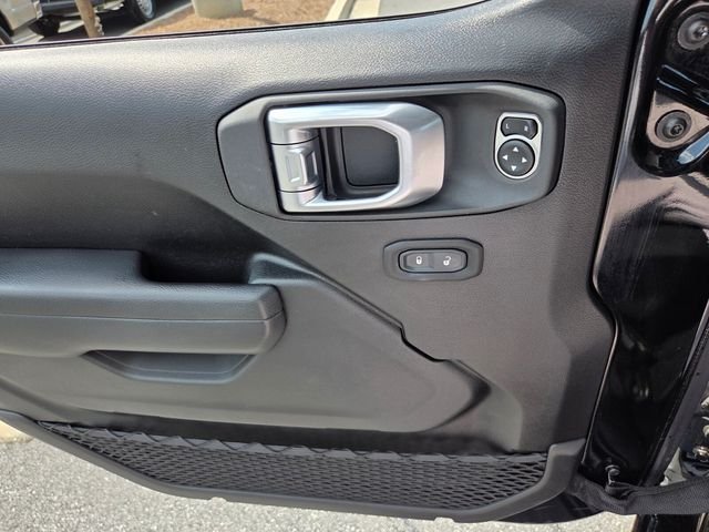 Used 2023 Black Jeep Sport S image 26