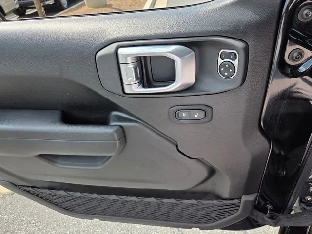 Used 2023 Black Jeep Sport S image 26