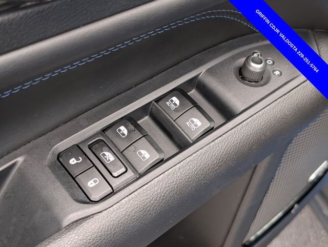 Used 2025 Blue Jeep Latitude image 17