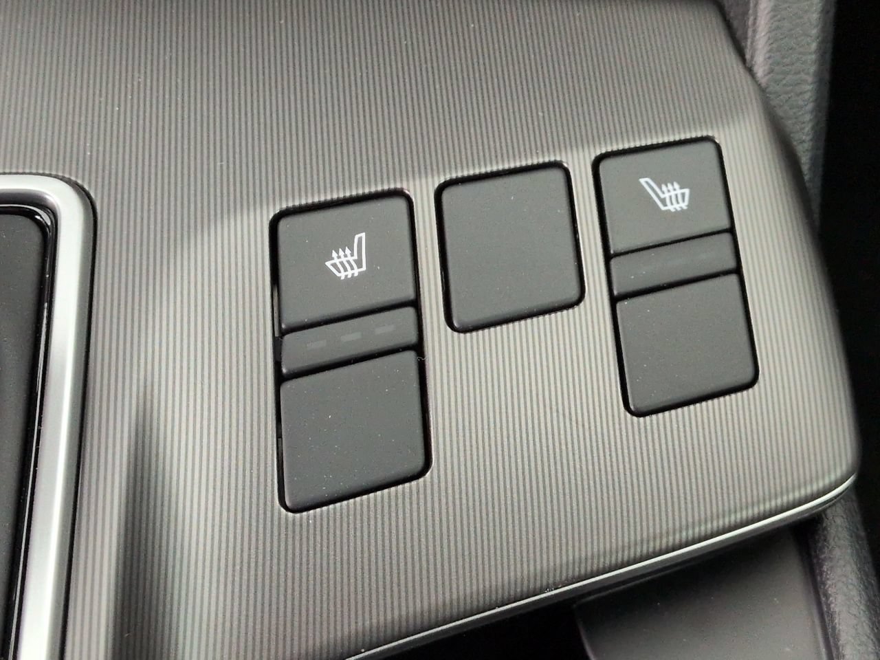 New 2026 Glacial White Pearl Kia SX image 28