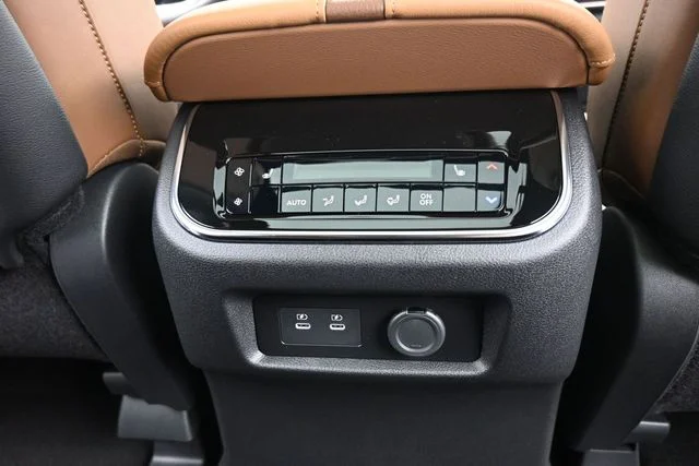 New 2026 Everest White TriCoat Nissan Platinum Reserve image 31