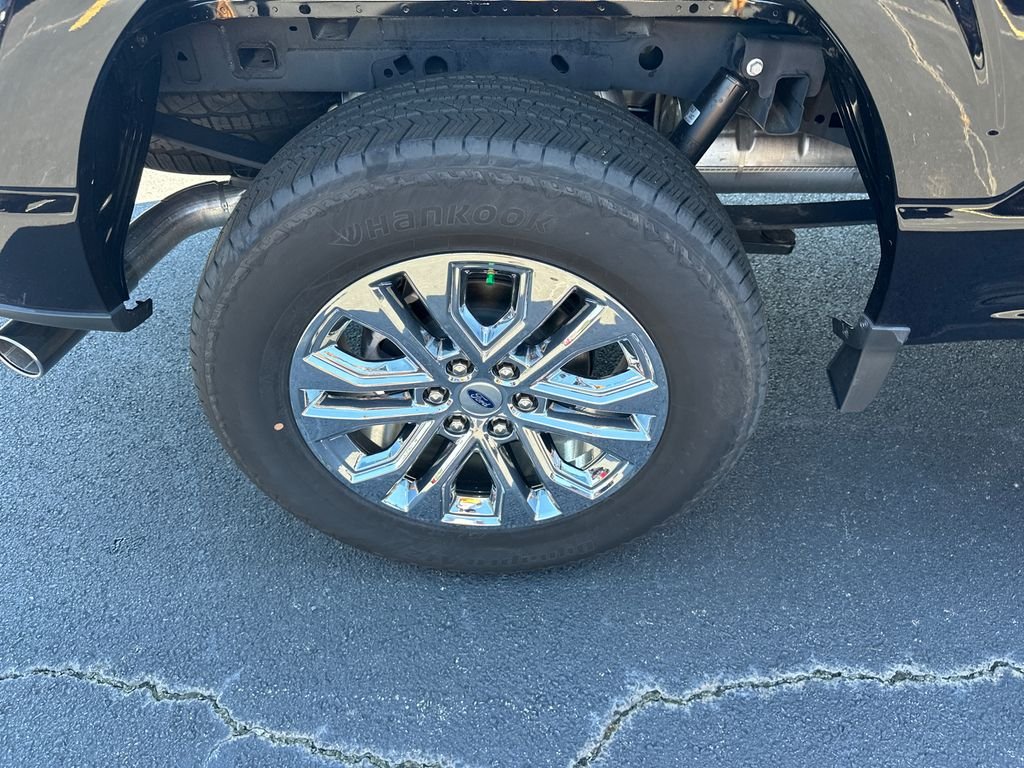 New 2025 Black Ford Lariat image 17