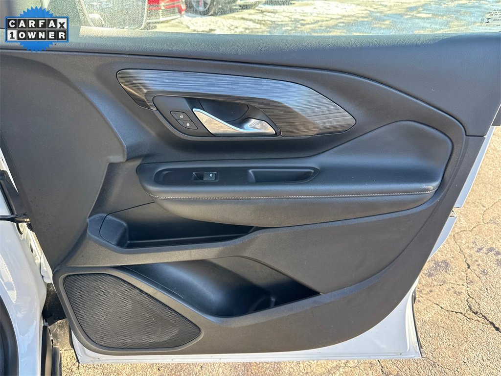 2023 GMC TERRAIN - Image 32
