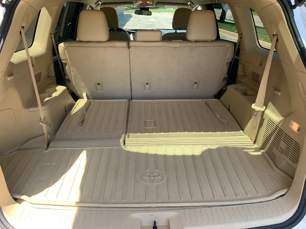 Used 2017 Blizzard Pearl Toyota LE Plus image 29