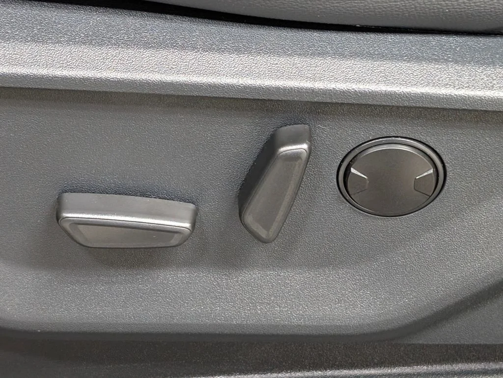 New 2026 Carbonized Gray Metallic Ford F-250® Lariat® image 18