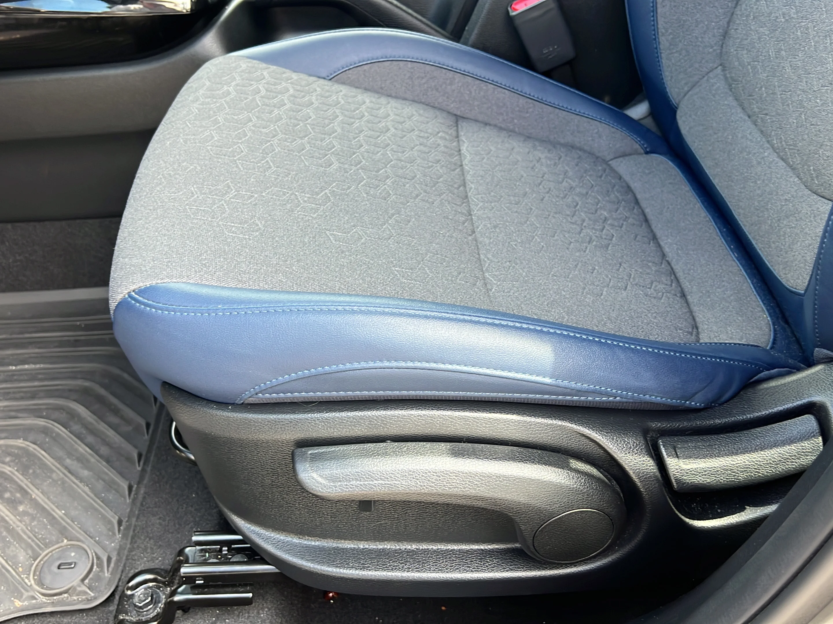 Used 2025 Gravity Gray Kia S image 17