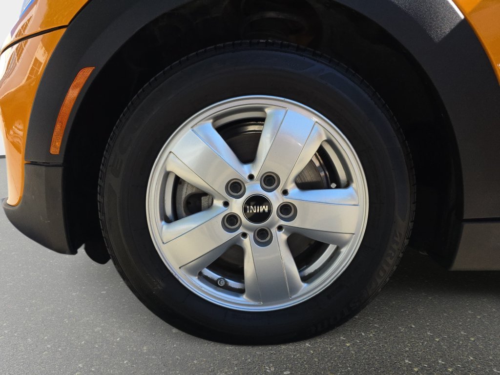 Used 2015 Orange MINI Base image 36