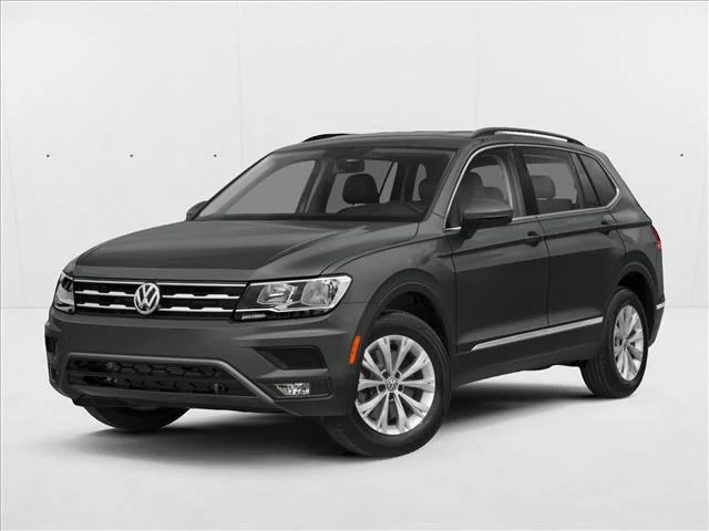 Used 2019 Green Volkswagen SE image 1