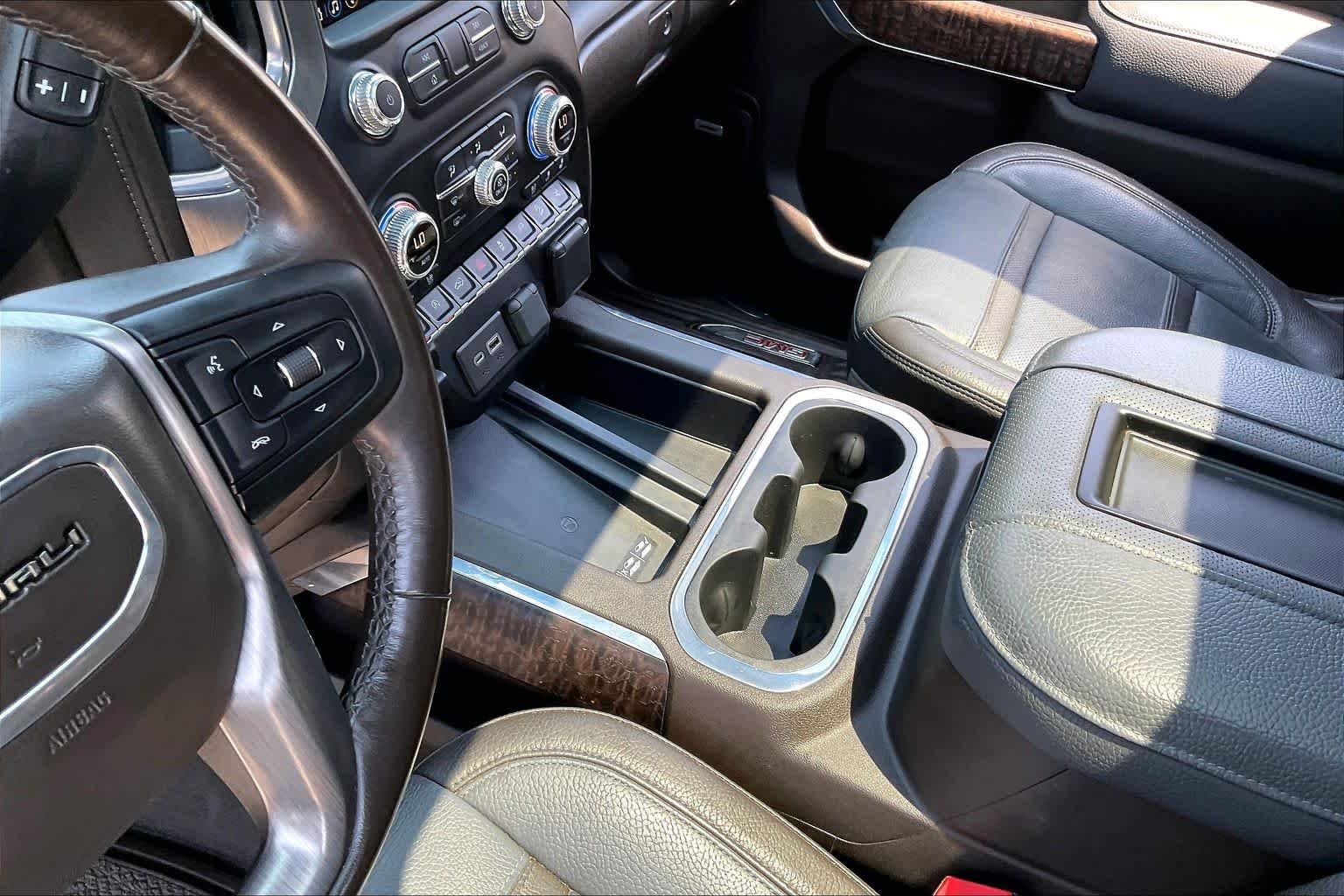 Used 2021 White Frost Tricoat GMC Denali image 16