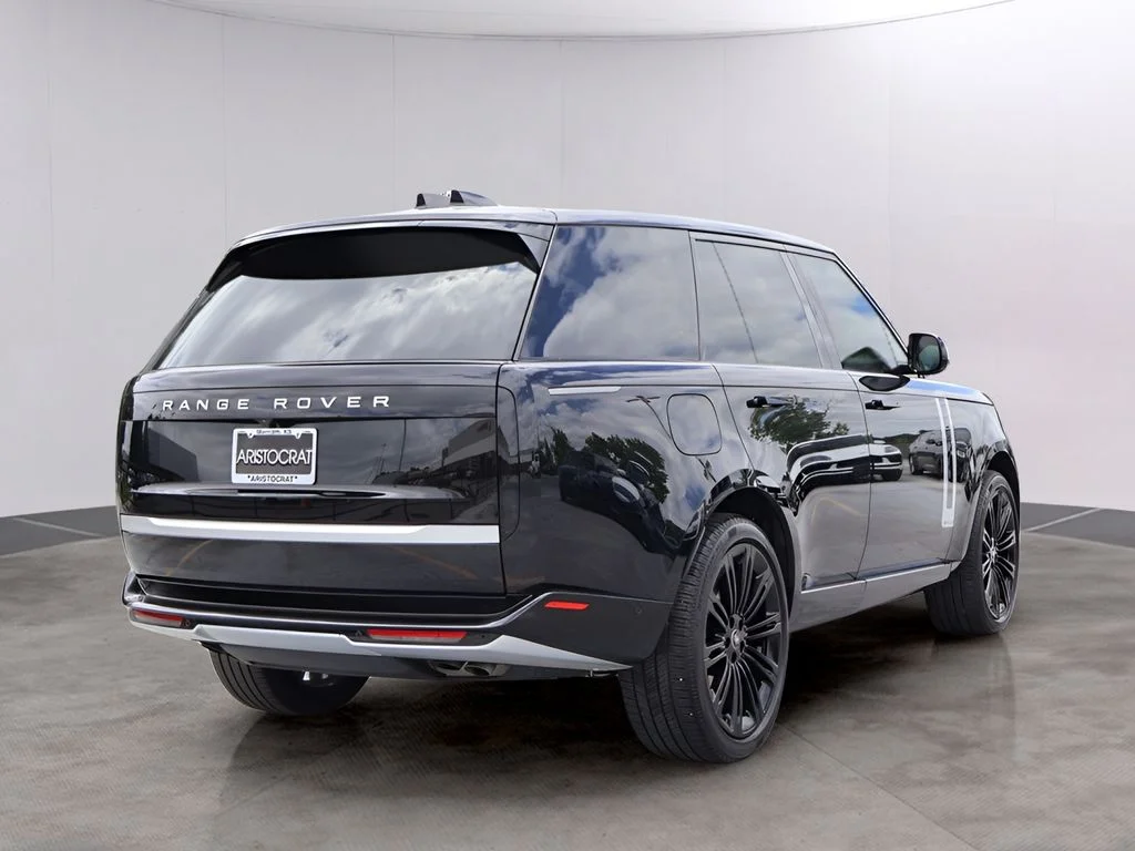 Certified Used 2025 Santorini Black Metallic Land Rover Autobiography image 7
