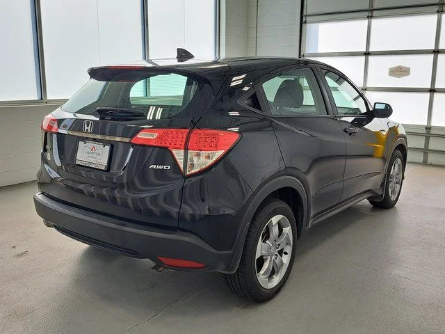 Used 2022  Honda LX image 5