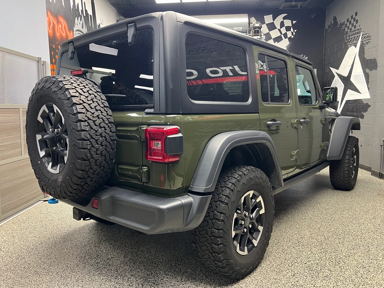 Used 2024 Sarge Green Clear Coat (pgg) Jeep Rubicon 4xe image 6