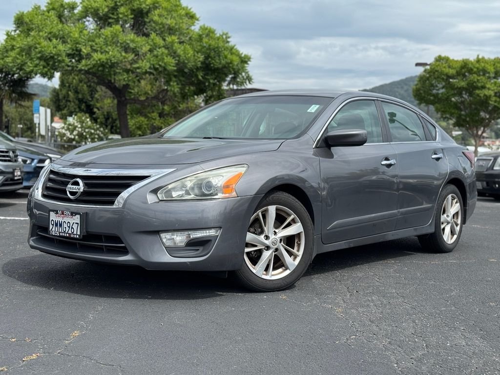 Used 2014 Nissan Altima SV with VIN 1N4AL3AP8EC323152 for sale in San Rafael, CA