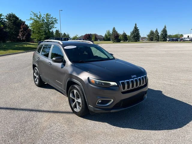 Used 2019 Gray Jeep Limited image 3