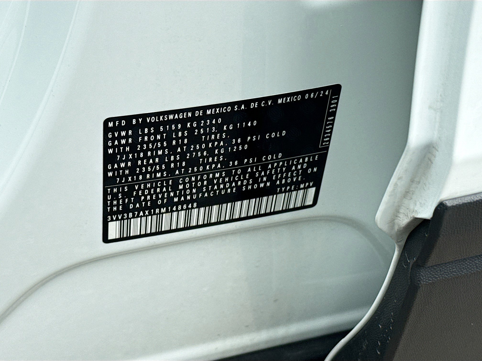 Used 2024 White Volkswagen SE image 42