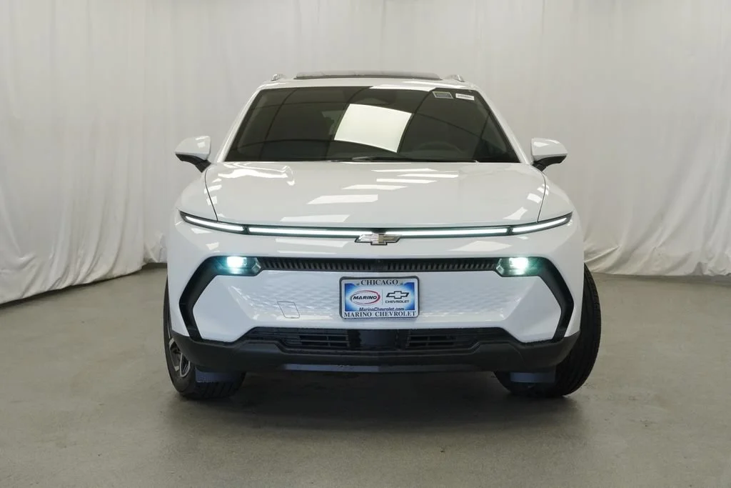 New 2026 Summit White Chevrolet LT image 31