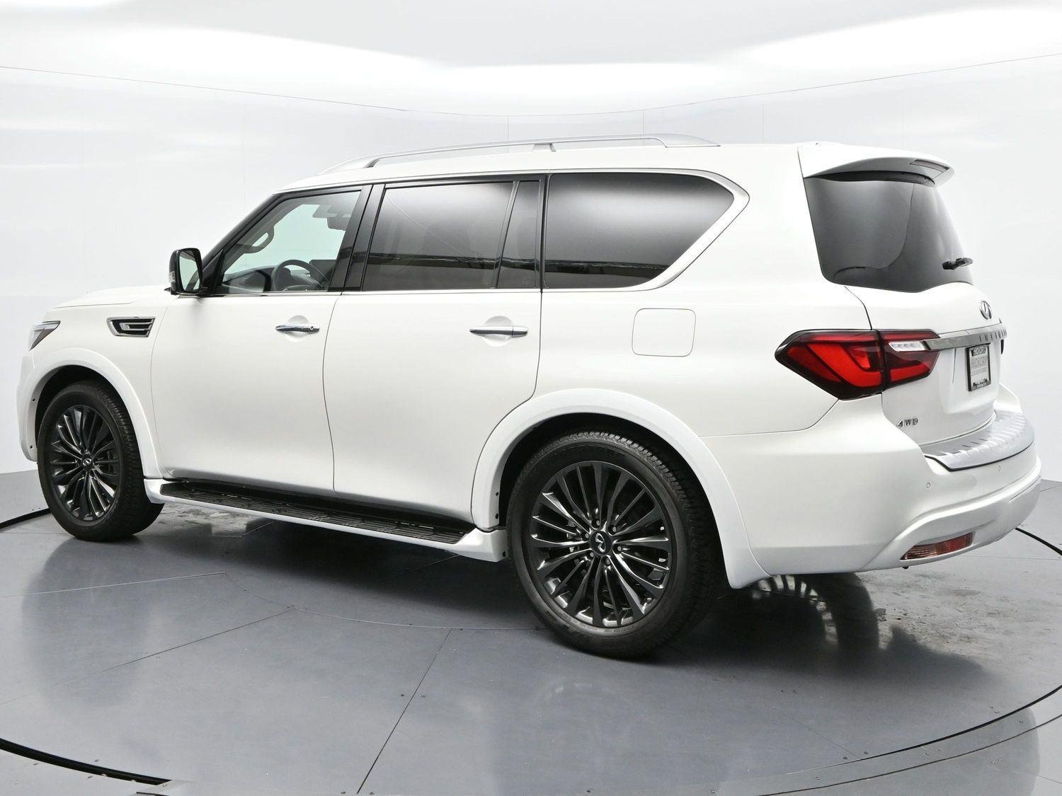 Used 2023 Moonstone White INFINITI PREMIUM SELECT image 5