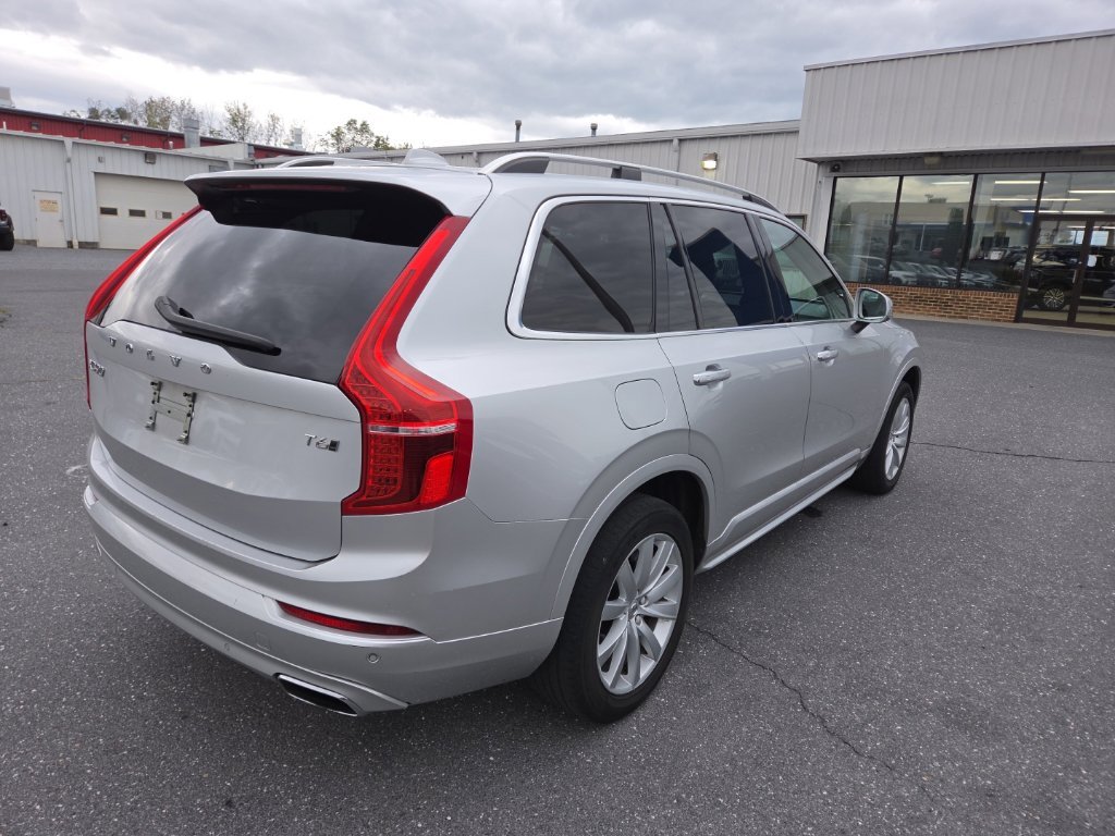 Used 2019 Silver Volvo T6 Momentum image 3