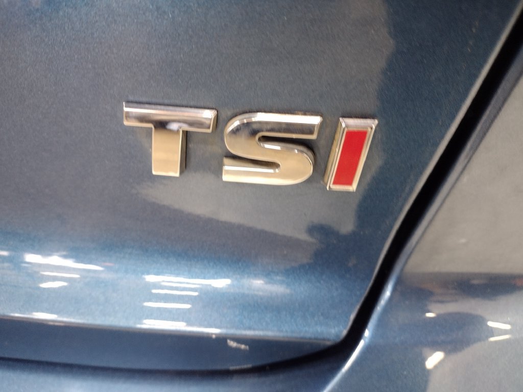 Used 2017 Blue Volkswagen 1.4T SE image 14