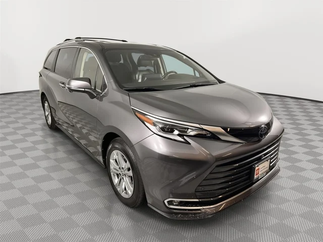 2022 Toyota Sienna Platinum