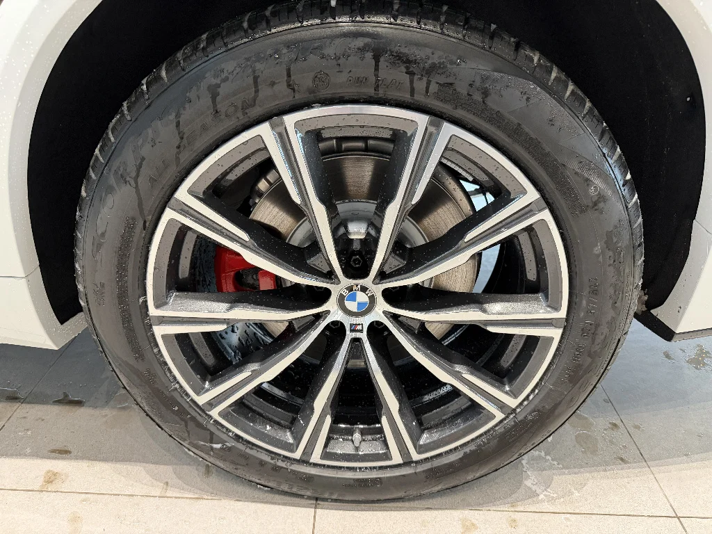 New 2026 Mineral White Metallic BMW xDrive50e image 7