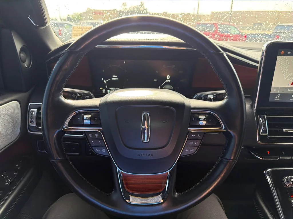 Used 2019 Black Metallic Lincoln Reserve image 14