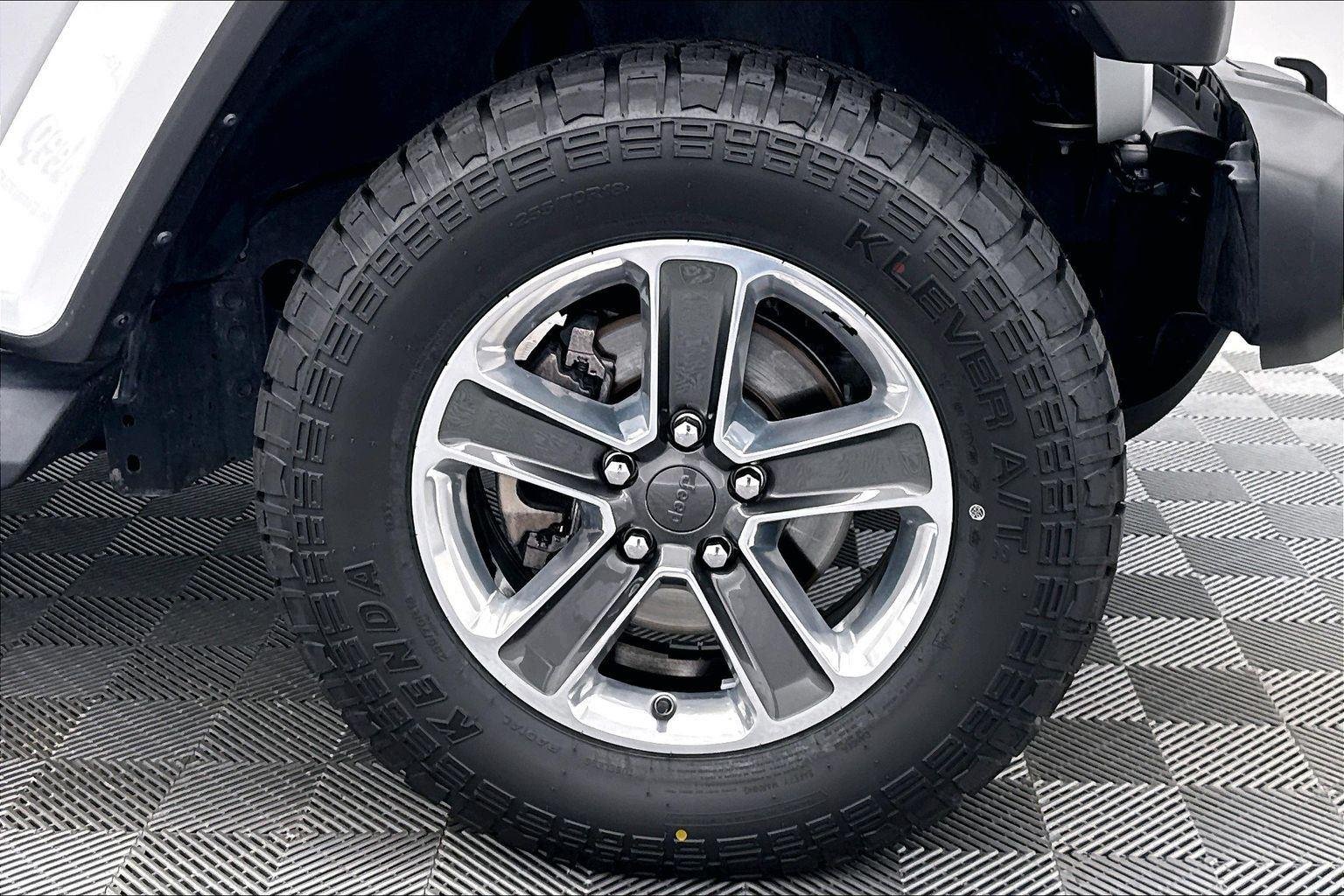 2023 Jeep Wrangler 4-Door Sahara - Photo 28