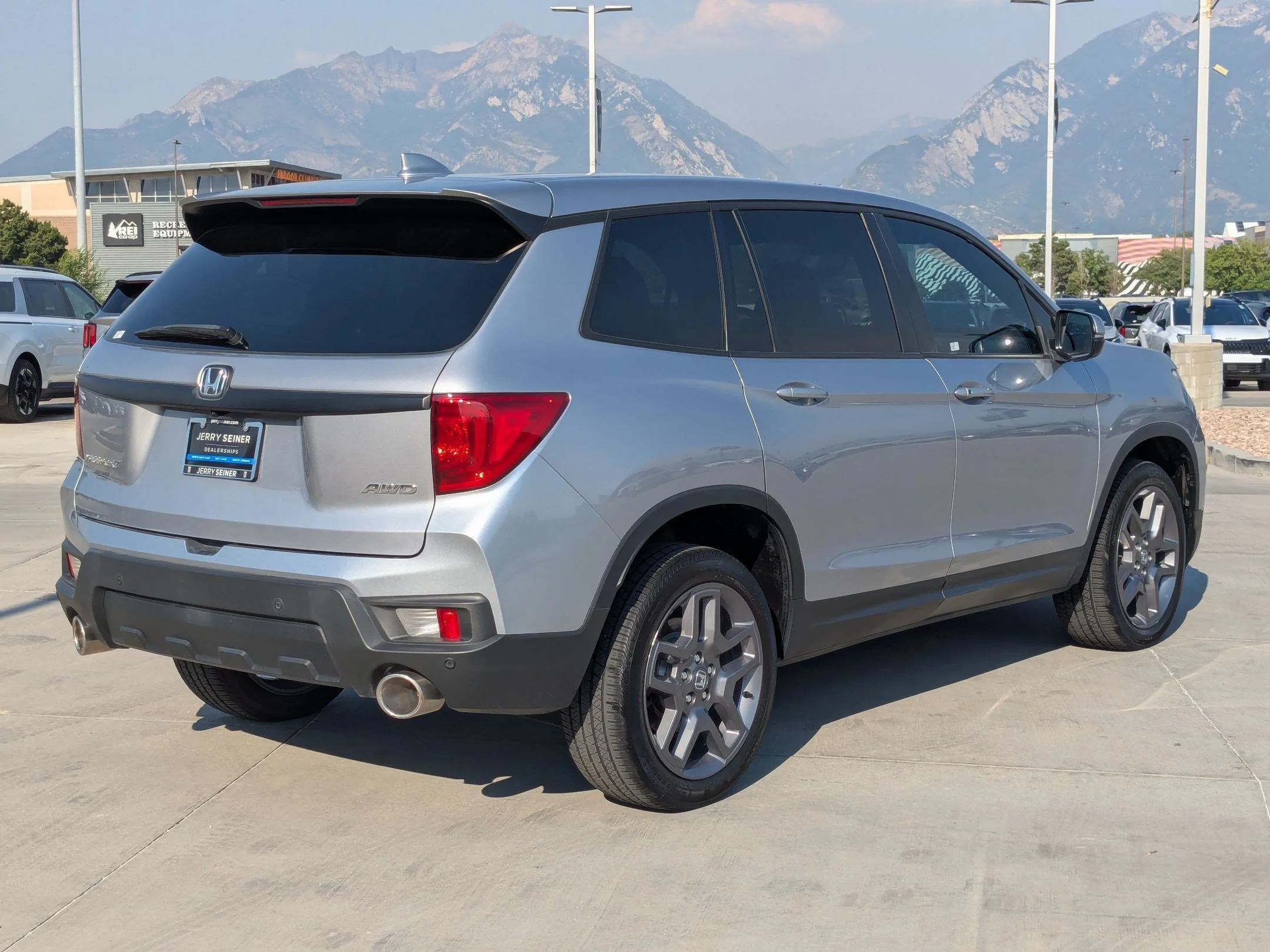 Used 2023 Lunar Silver Metallic Honda EX-L image 6