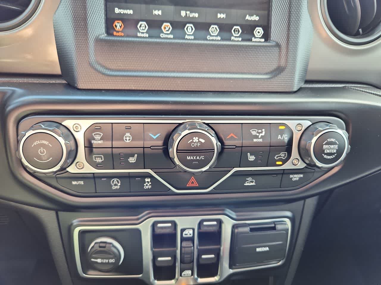 Used 2022 Black Clearcoat Jeep Sport S image 21