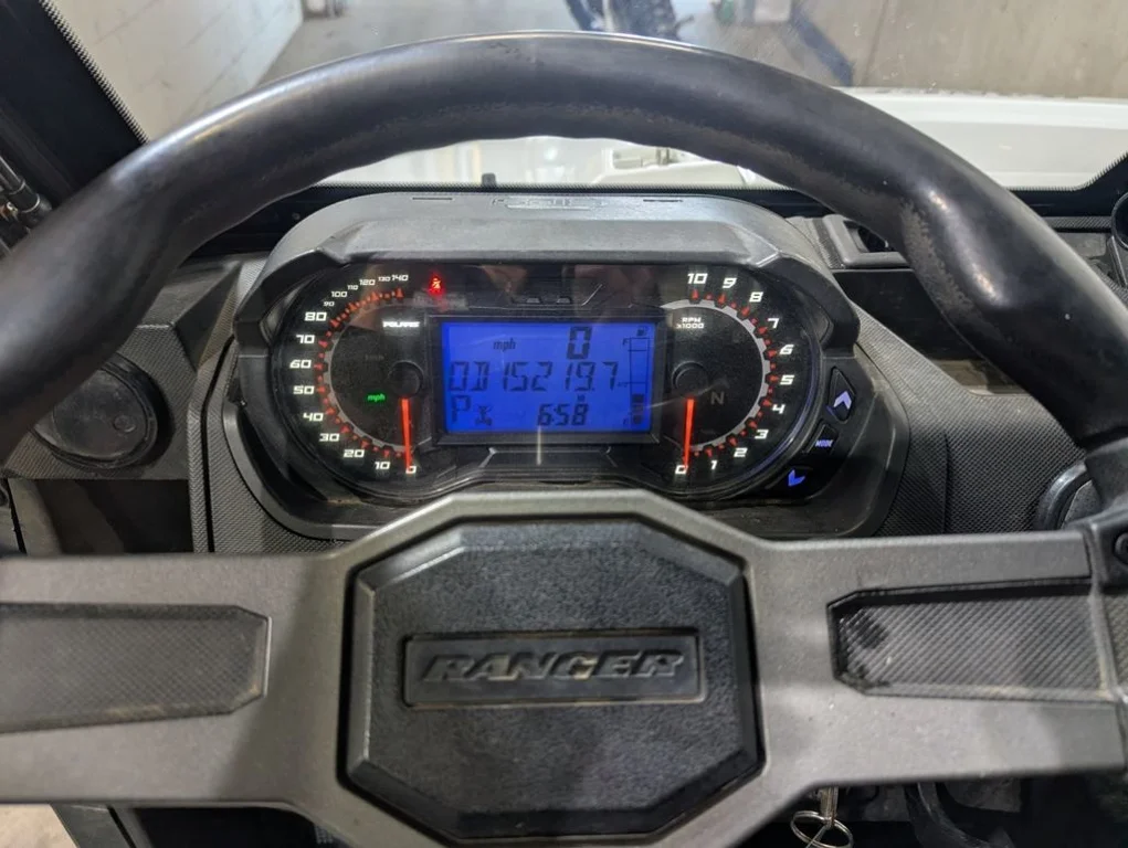 Used 2021 WHITE Polaris Premium image 6