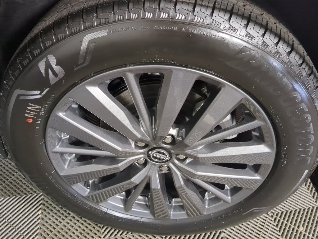 New 2026 Champagne Silver Metallic Nissan SL image 17