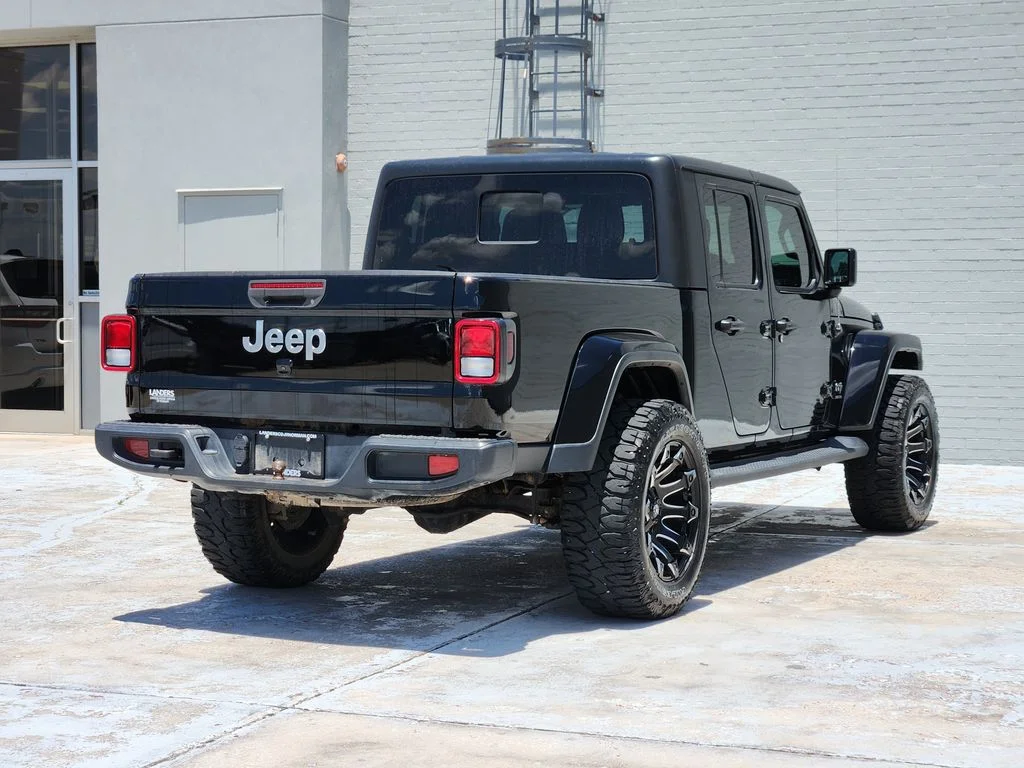 Used 2020 Black Clearcoat Jeep Overland image 8