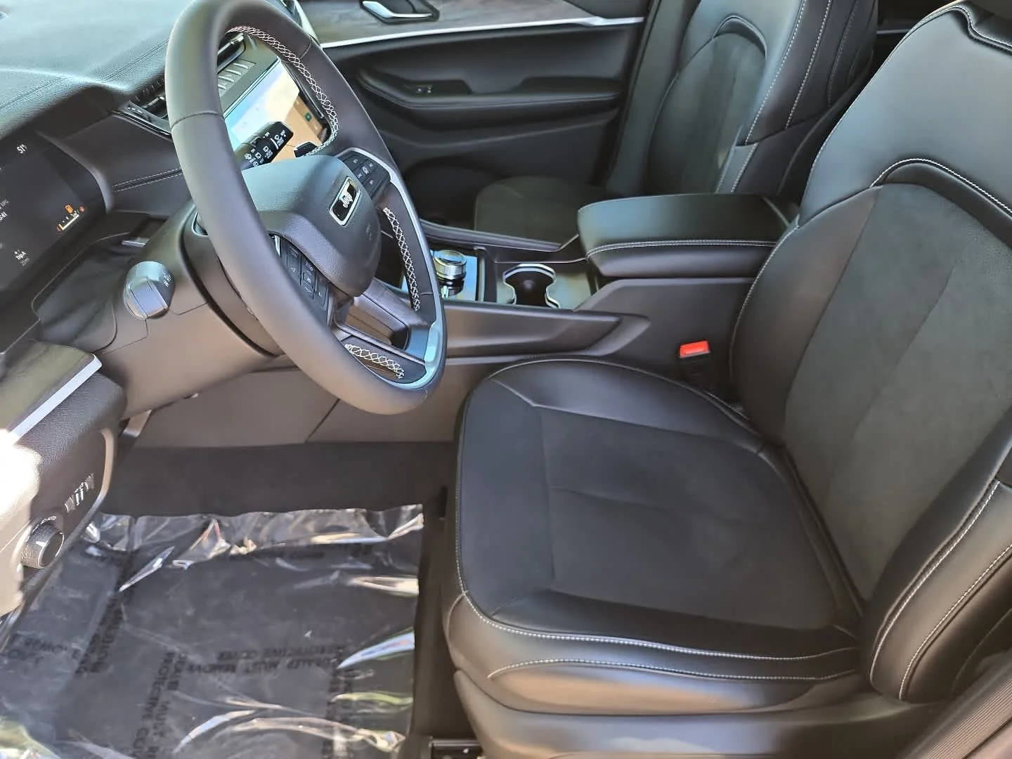 New 2026 Baltic Gray Metallic Clear-Coat Exterior Paint Jeep Laredo Altitude image 19