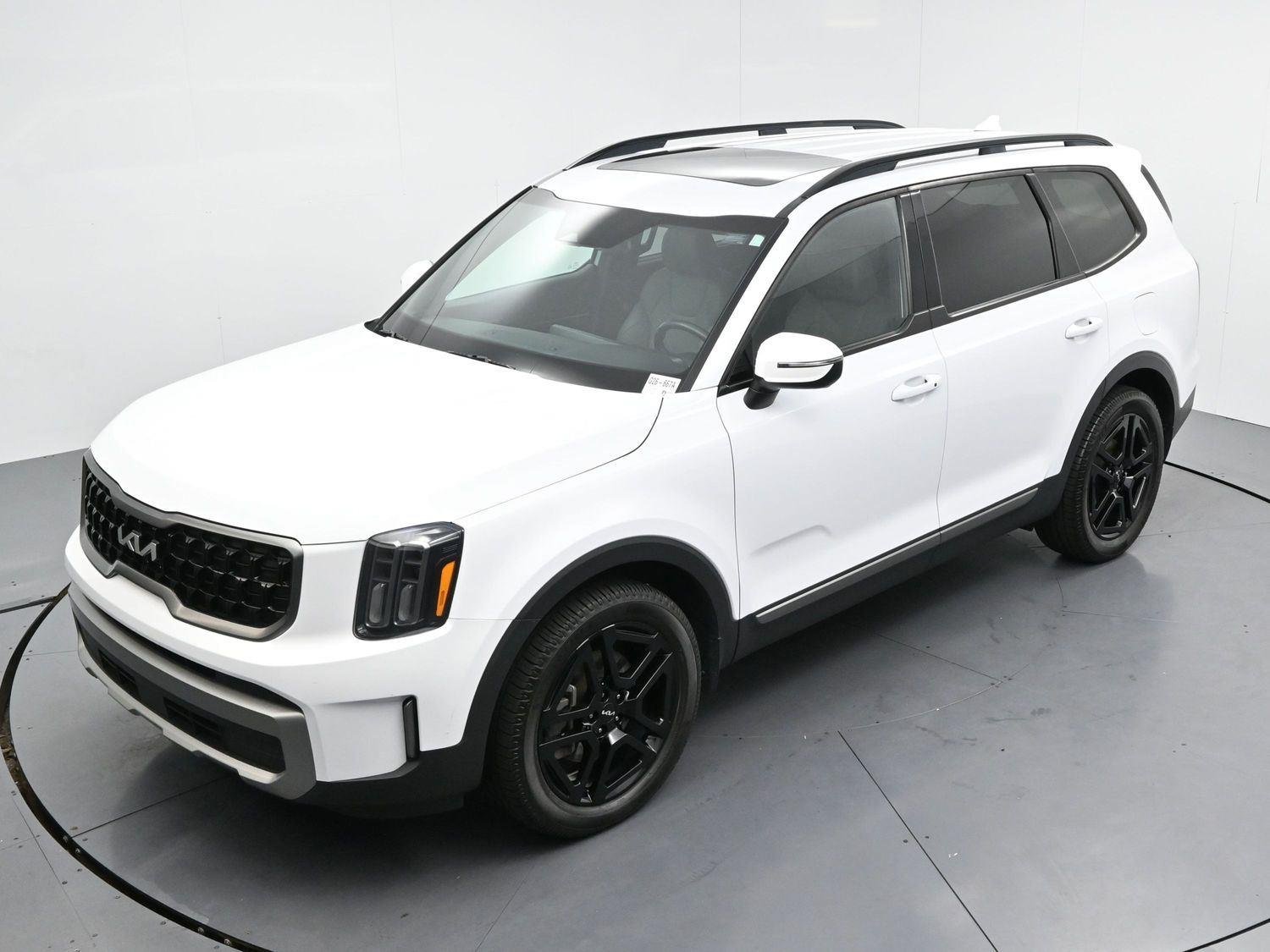 Used 2023 Glacial White Pearl Kia EX X-Line image 45