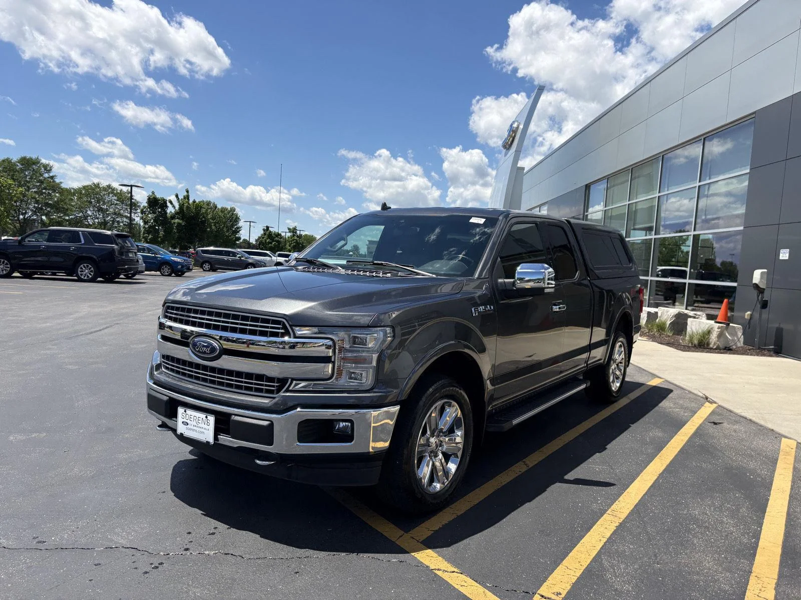 Used 2018 Magnetic Ford LARIAT image 3
