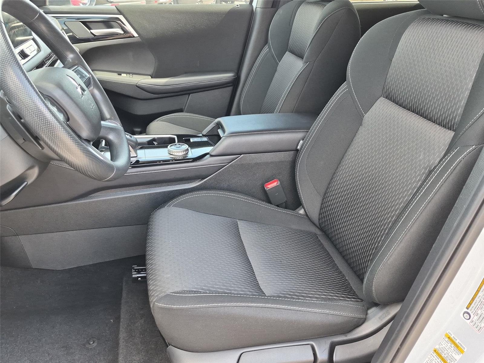 Used 2025 White Diamond Mitsubishi ES image 18