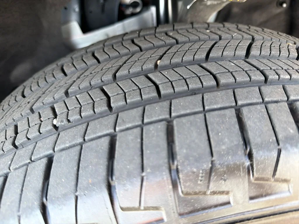 Used 2025 Silver Jeep Altitude image 26