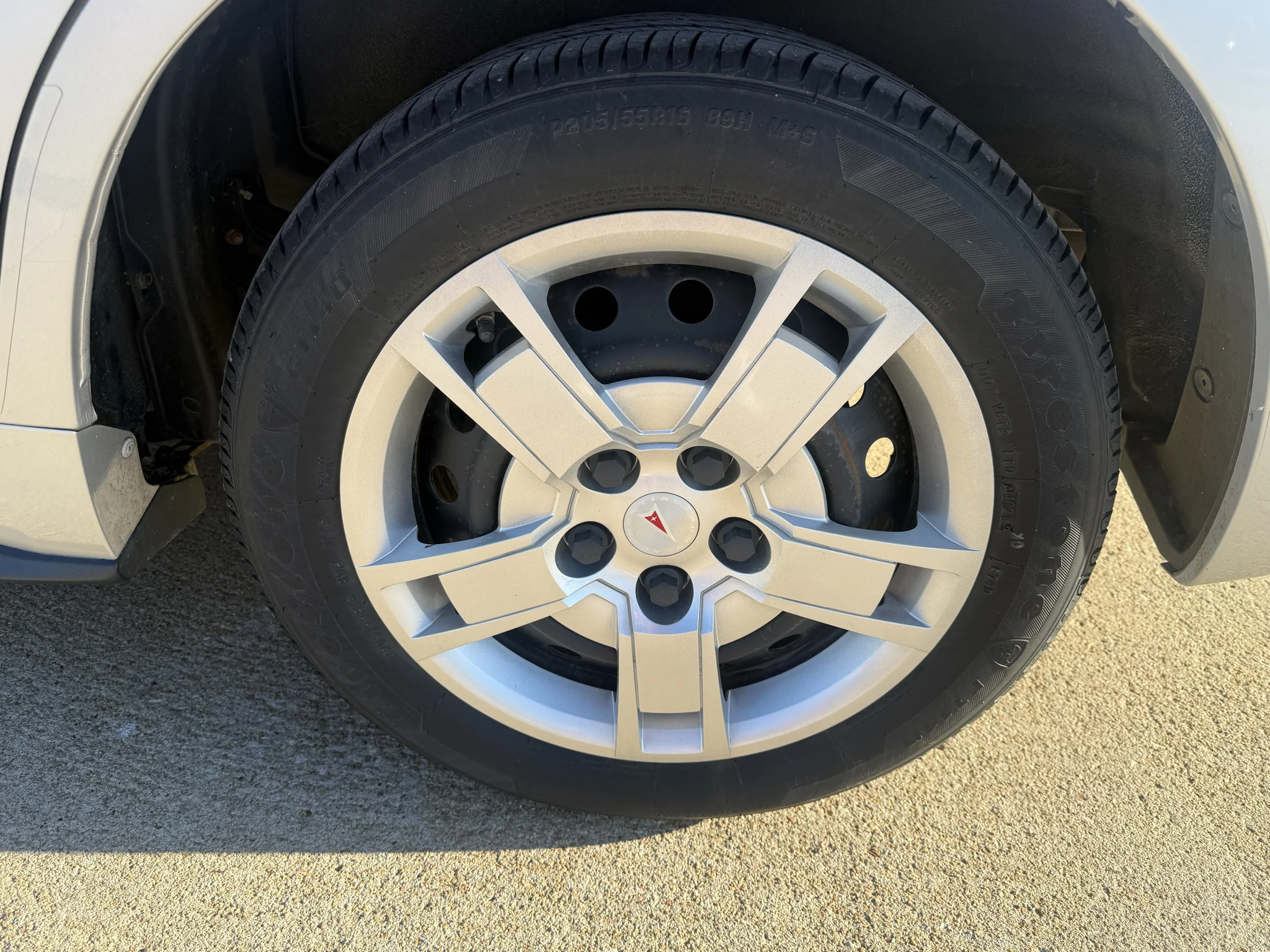 Used 2009  Pontiac Base image 12