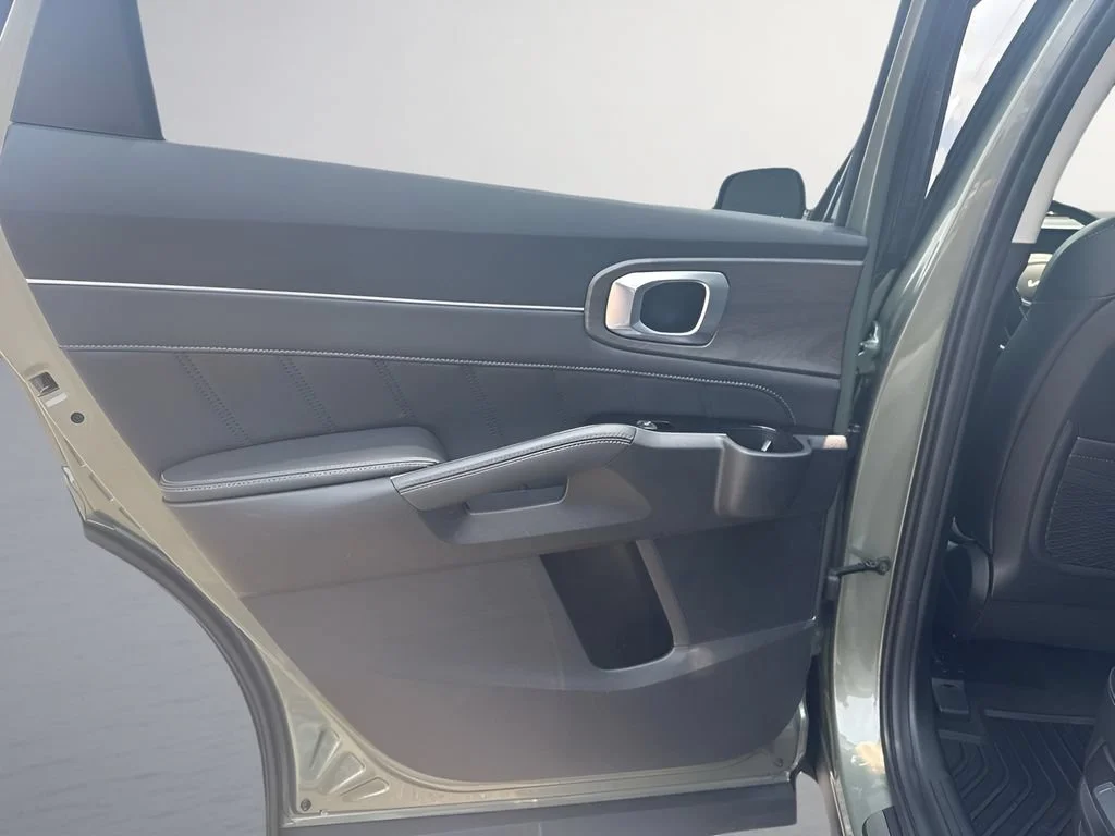 Used 2025  Kia X-Line SX image 31