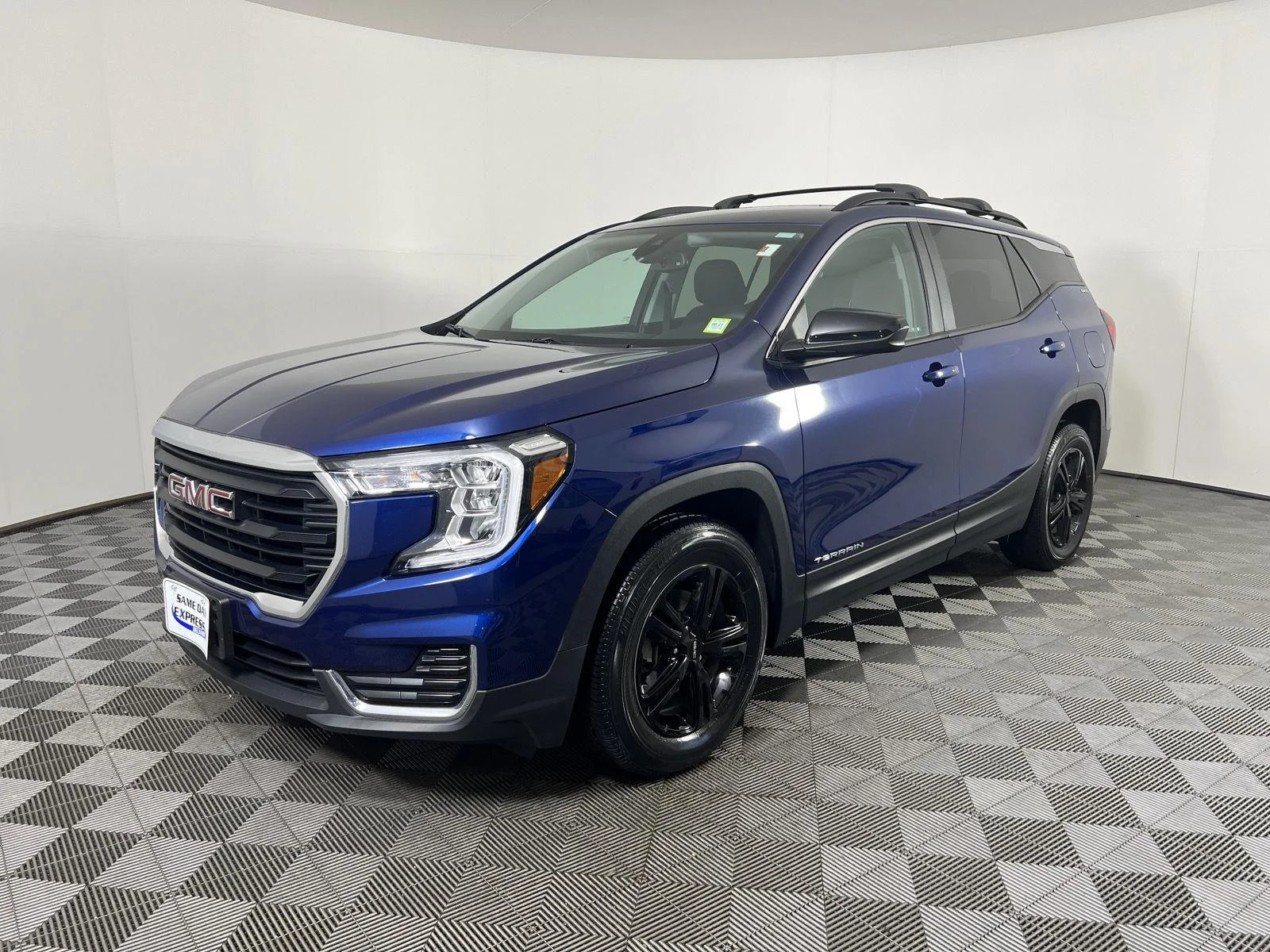 Used 2023 MARINE METALLIC GMC SLE image 27