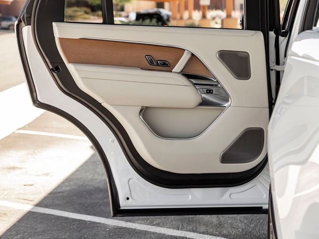 Used 2025 Icy White Gloss Land Rover SV image 23