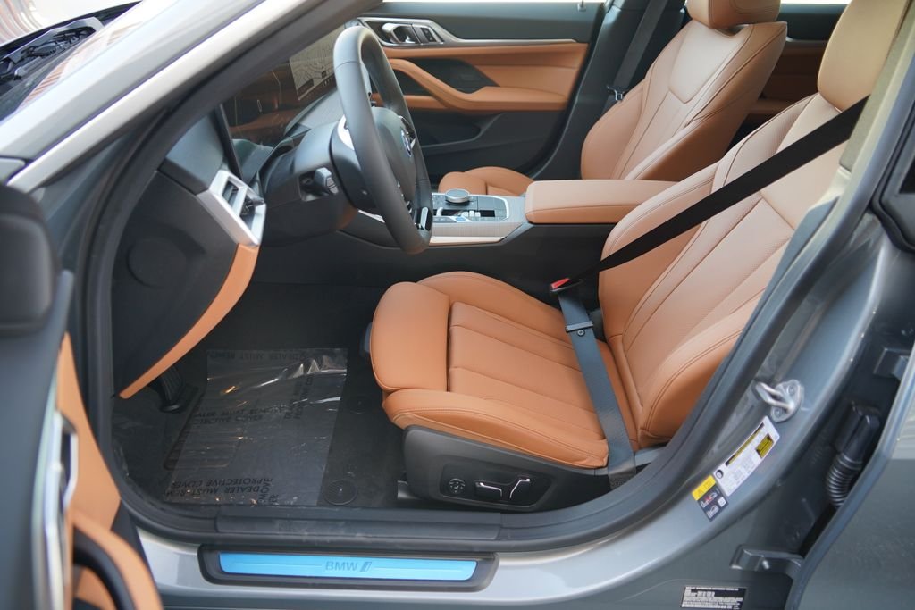 New 2026 Skyscraper Grey Metallic BMW xDrive40 image 10