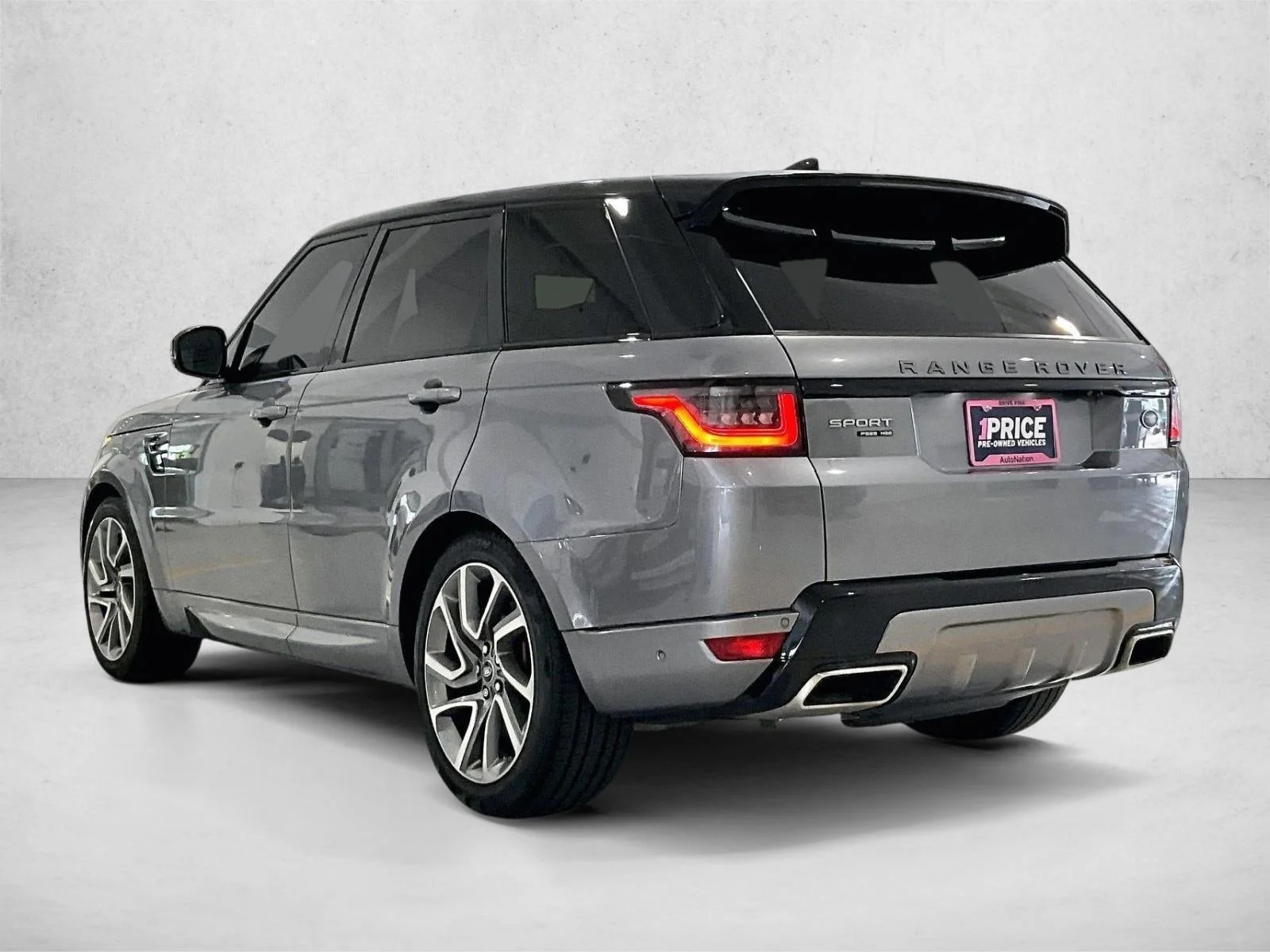 Used 2020 Eiger Grey Metallic Land Rover HSE Dynamic image 13