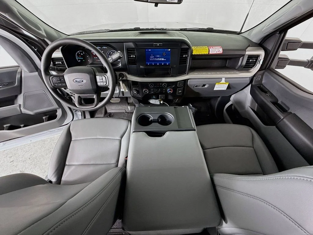 New 2025 Oxford White Ford F-450® XL image 21