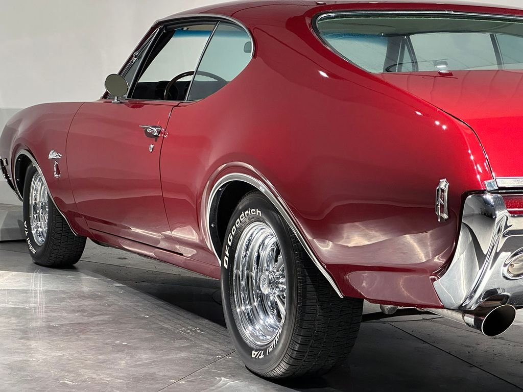 Used 1968 Red Oldsmobile Supreme image 37