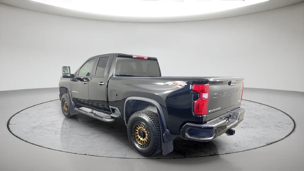 Used 2025 Black Chevrolet Custom image 12