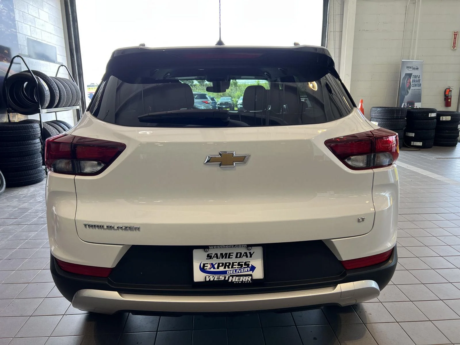 Used 2023 Summit White Chevrolet LT image 8